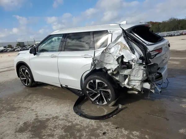 Mitsubishi Outlander 2024