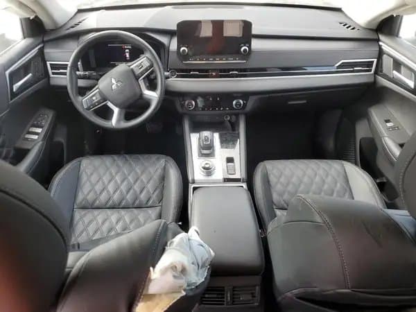 Mitsubishi Outlander 2024