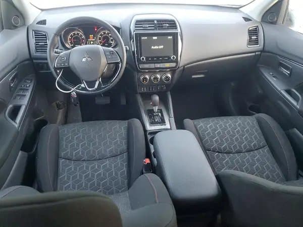 Mitsubishi Outlander 2024