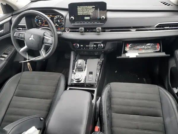 Mitsubishi Outlander 2024