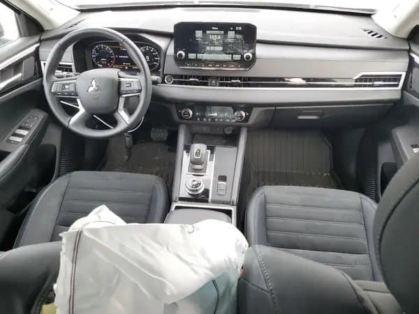 Mitsubishi Outlander 2024