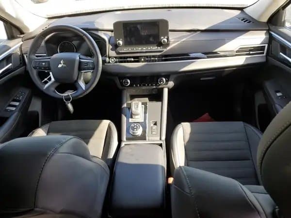 Mitsubishi Outlander 2024
