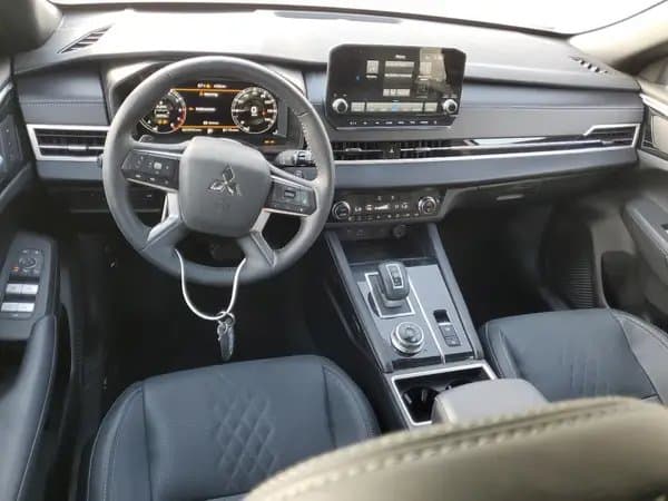 Mitsubishi Outlander 2024