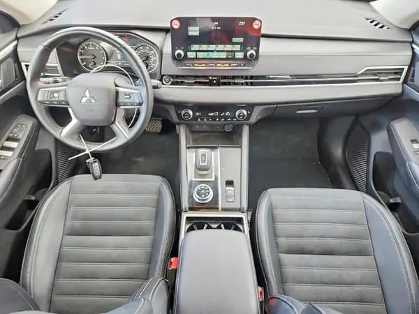 Mitsubishi Outlander 2024