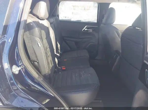 Mitsubishi Outlander 2024