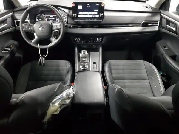 Mitsubishi Outlander 2024