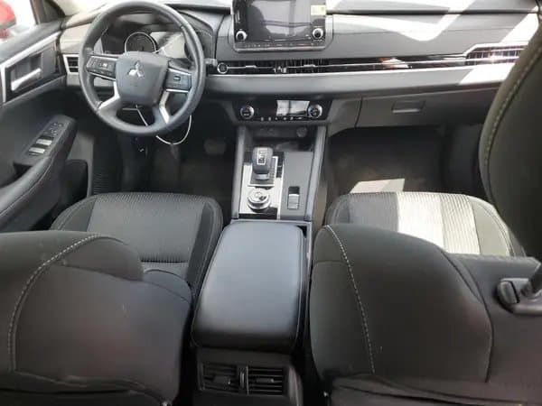 Mitsubishi Outlander 2024