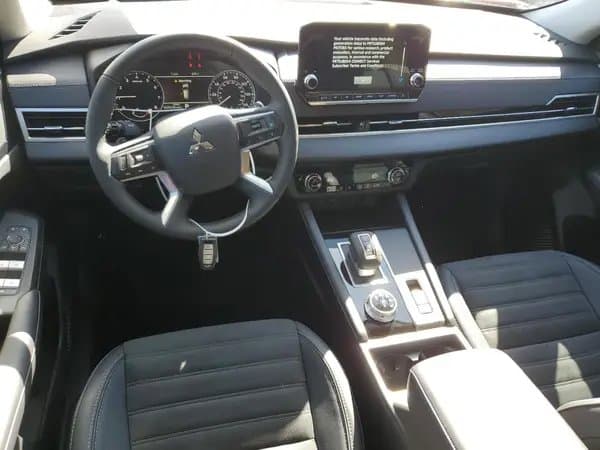 Mitsubishi Outlander 2024