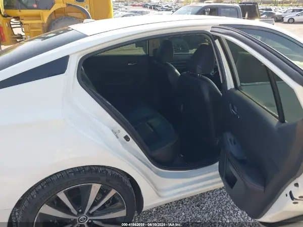 Nissan Altima 2019