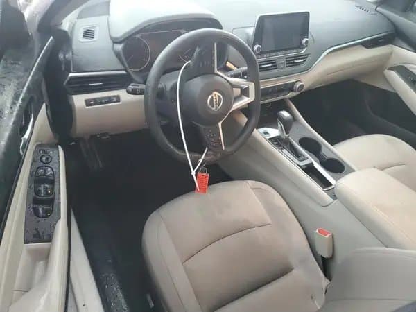 Nissan Altima 2019