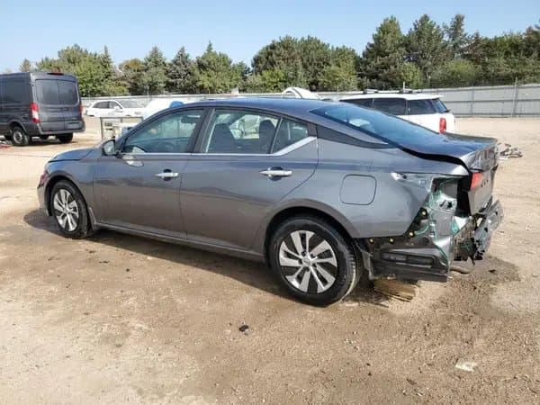 Nissan Altima 2020