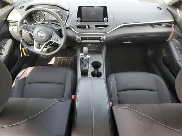 Nissan Altima 2020
