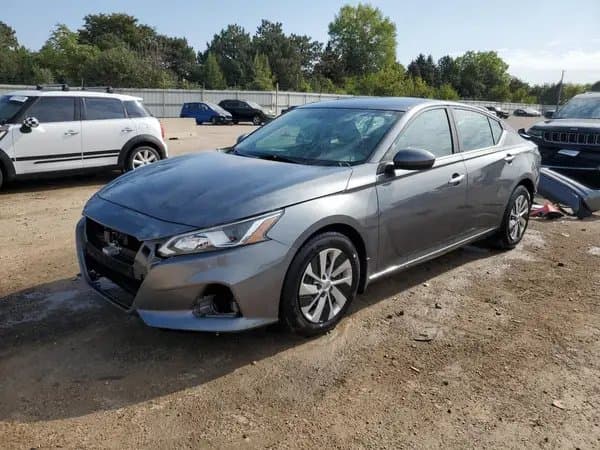 Nissan Altima 2020