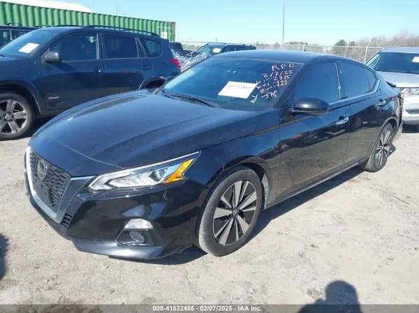 Nissan Altima 2020