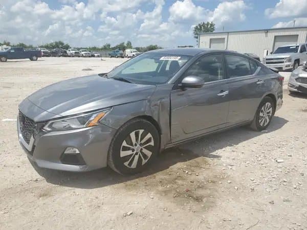 Nissan Altima 2020