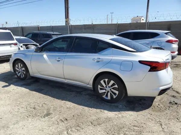 Nissan Altima 2020