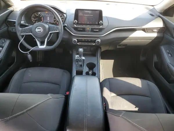 Nissan Altima 2020