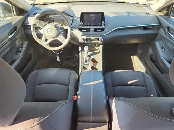 Nissan Altima 2020
