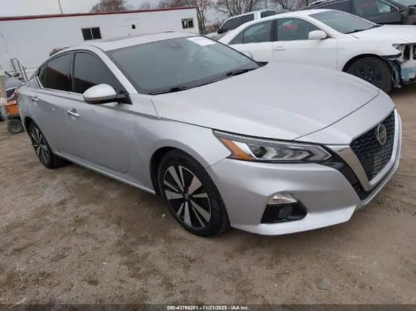Nissan Altima 2020