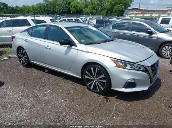 Nissan Altima 2020