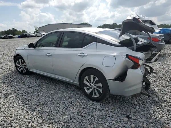 Nissan Altima 2020