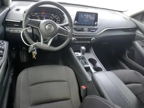 Nissan Altima 2020