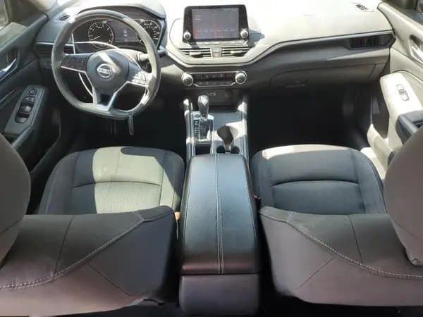 Nissan Altima 2020