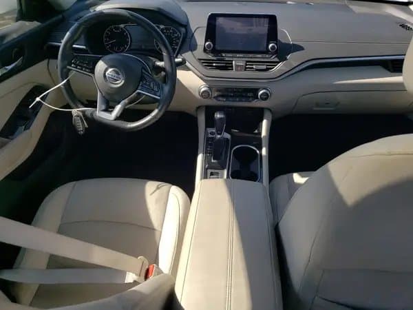 Nissan Altima 2020
