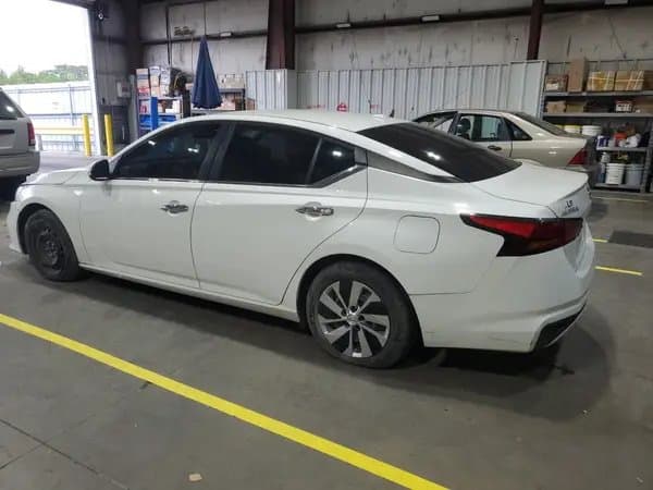 Nissan Altima 2020