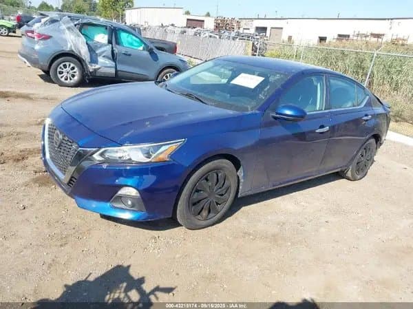 Nissan Altima 2020