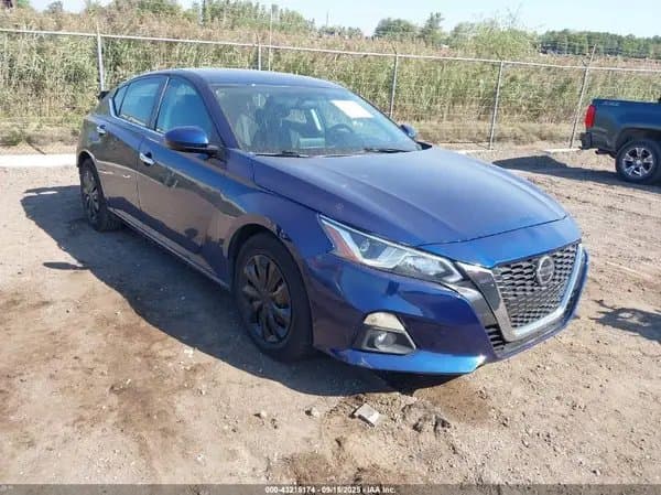 Nissan Altima 2020