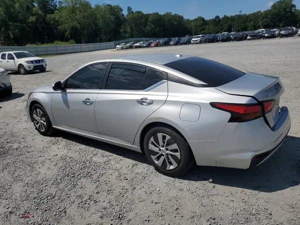 Nissan Altima 2020