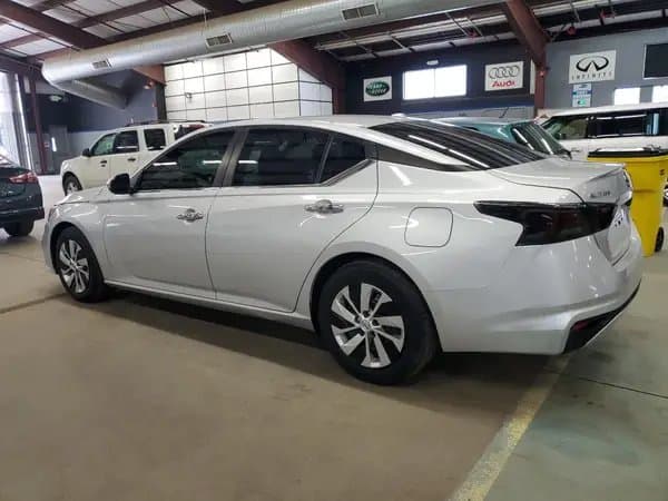 Nissan Altima 2020