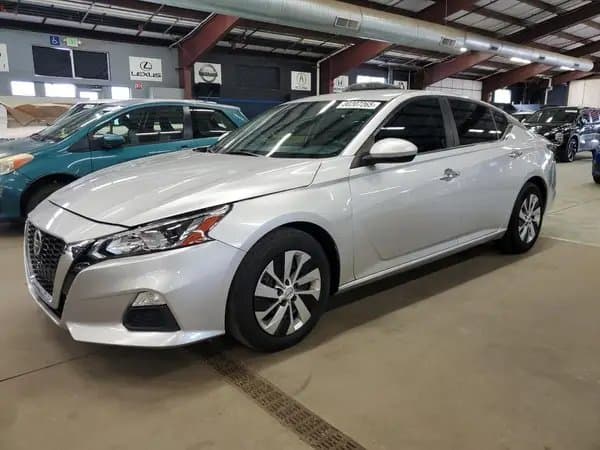 Nissan Altima 2020