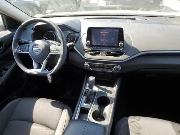Nissan Altima 2020
