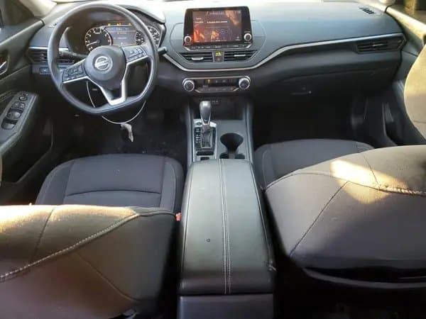 Nissan Altima 2020