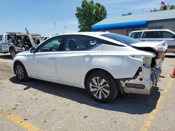Nissan Altima 2020