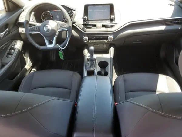 Nissan Altima 2020