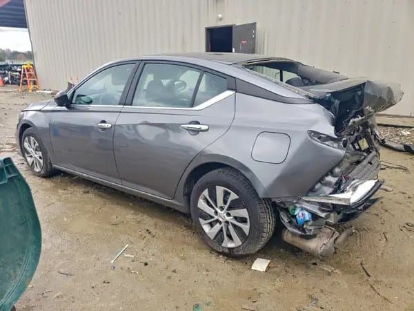 Nissan Altima 2021