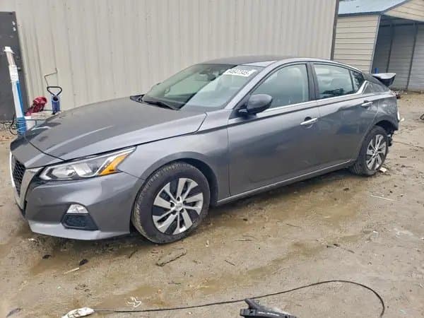 Nissan Altima 2021