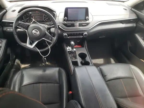 Nissan Altima 2021