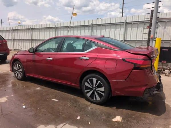 Nissan Altima 2021