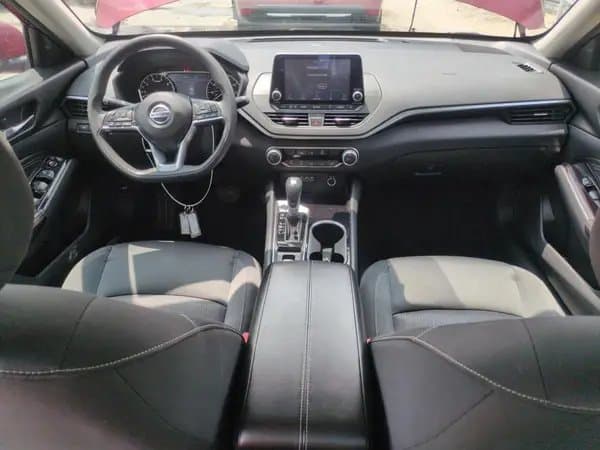 Nissan Altima 2021
