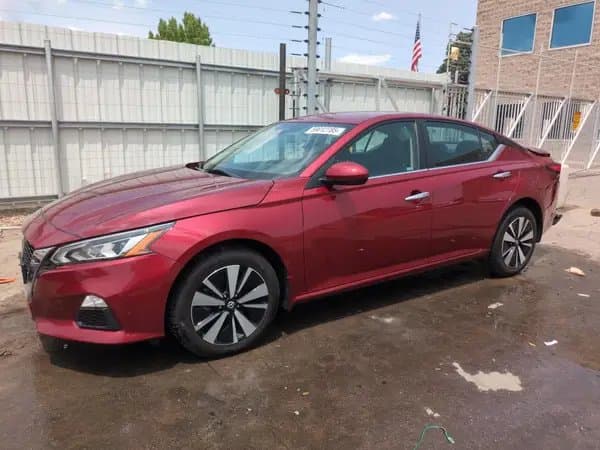 Nissan Altima 2021