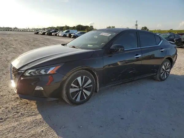 Nissan Altima 2021