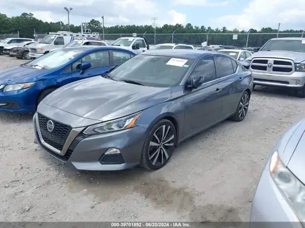 Nissan Altima 2021