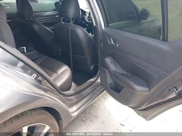 Nissan Altima 2021