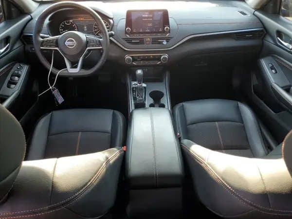 Nissan Altima 2021