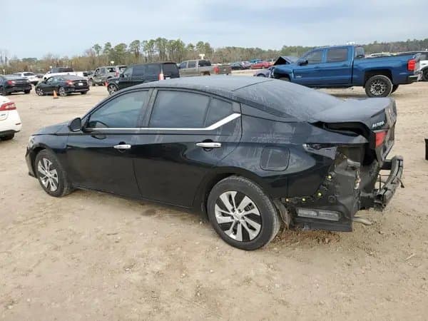 Nissan Altima 2021