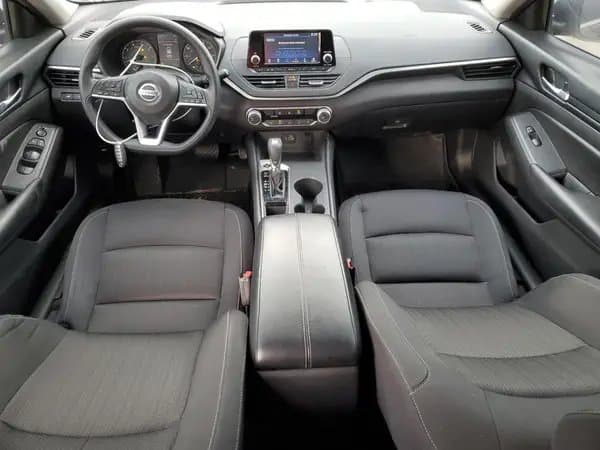 Nissan Altima 2021